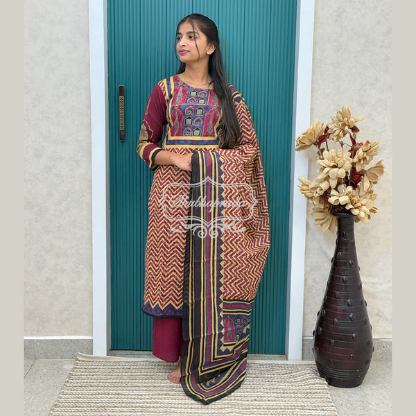Elegant Geometric Print Cotton Suit Set